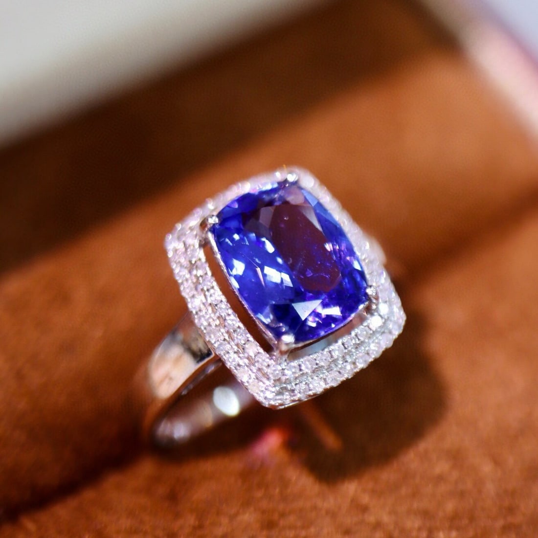 14k Gold 3.37 Ctw Natural Tanzanite & Diamond Ring - 6