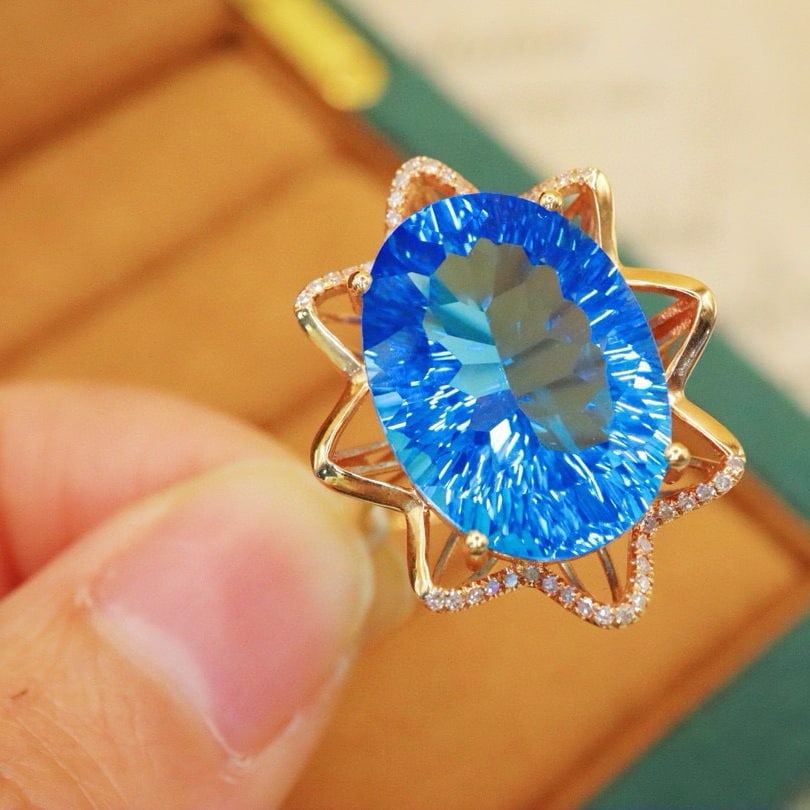 14k Gold 13.53 Ctw Natural Topaz & Diamond Ring - 2