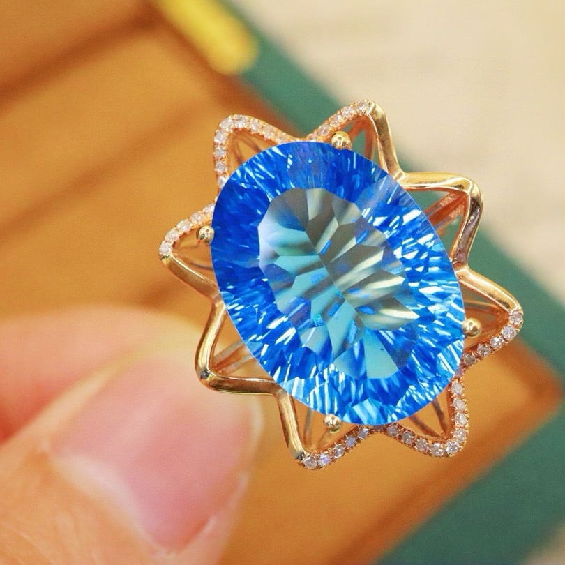 14k Gold 13.53 Ctw Natural Topaz & Diamond Ring - 4