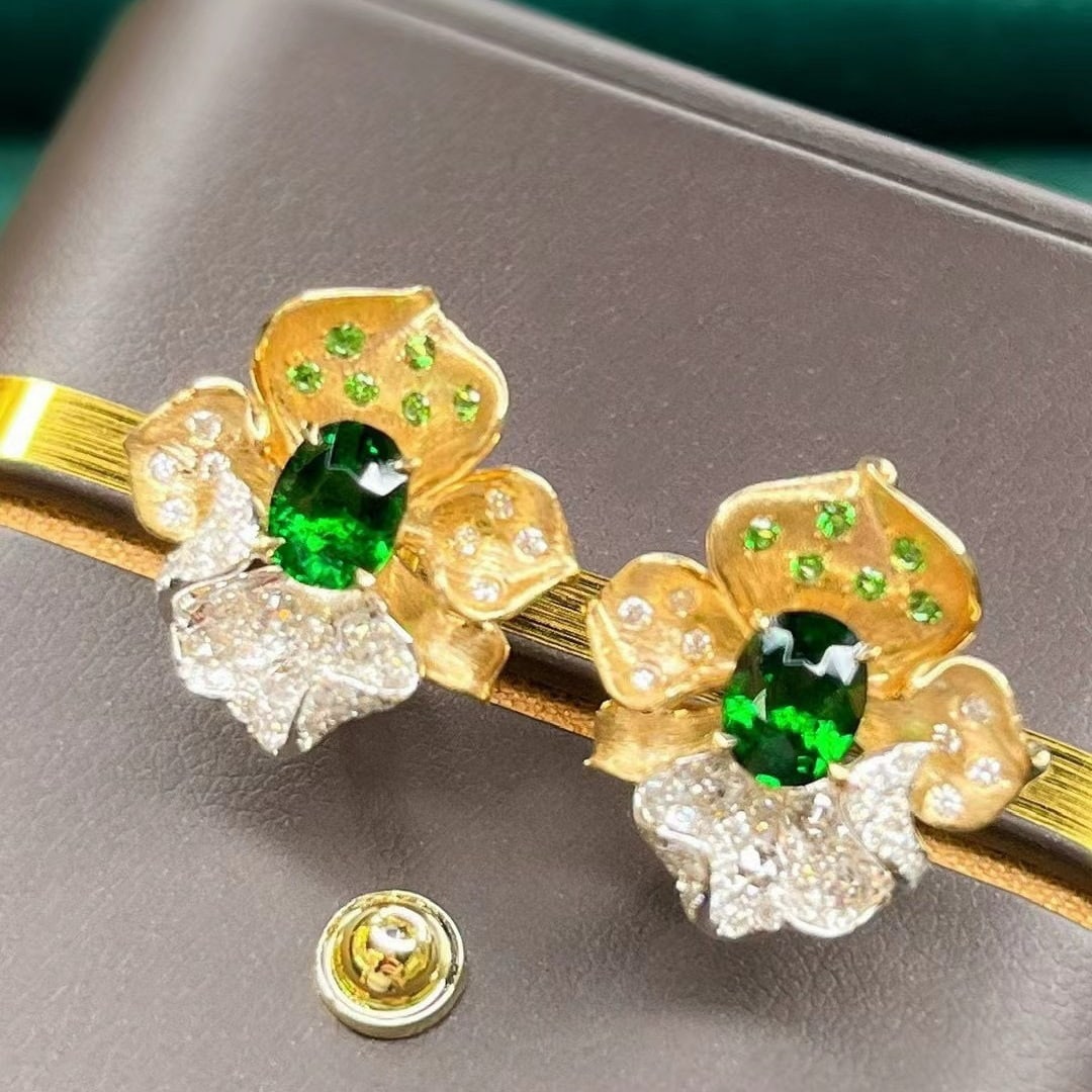 14k Gold 2.73 Ctw Vivid Green Natural Tsavorite & Diamond Earrings - 5