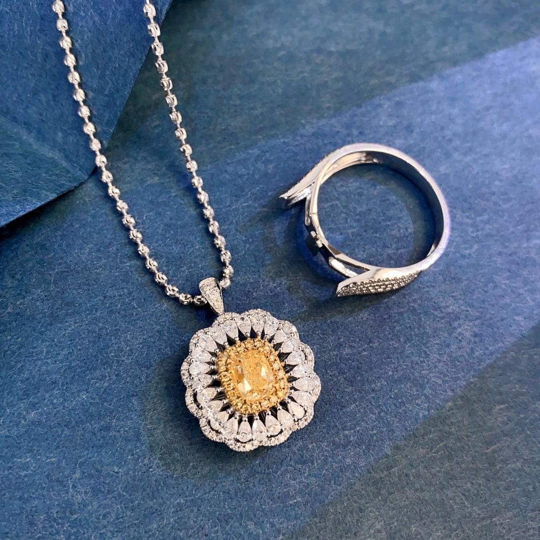 Gia Certified 14k Gold 2.22 Ctw Natural Yellow Diamond & Diamond Ring/pendant( Without Chain ) - 4