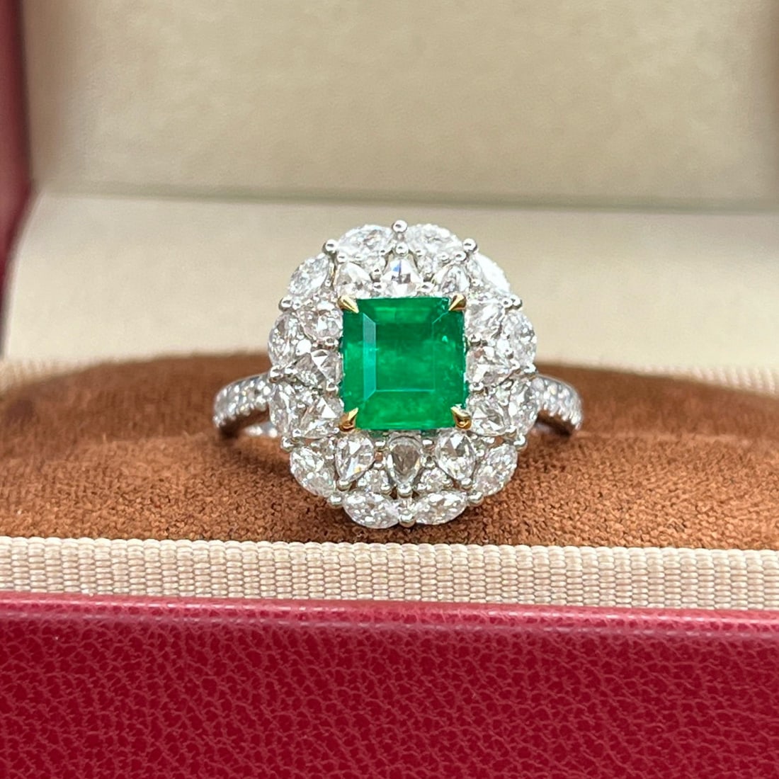 14k Gold 2.56 Ctw Vivid Green Natural Emerald & Diamond Ring - 2