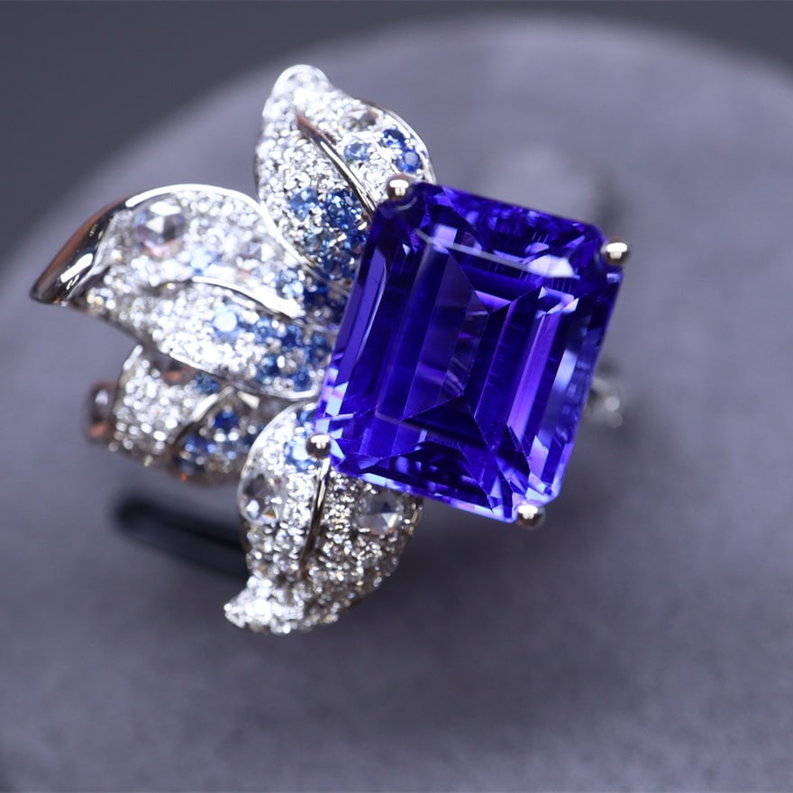 14k Gold 8.06 Ctw Natural Tanzanite & Diamond Ring - 2