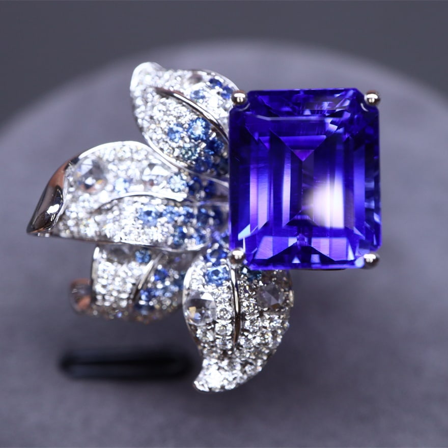 14k Gold 8.06 Ctw Natural Tanzanite & Diamond Ring - 5