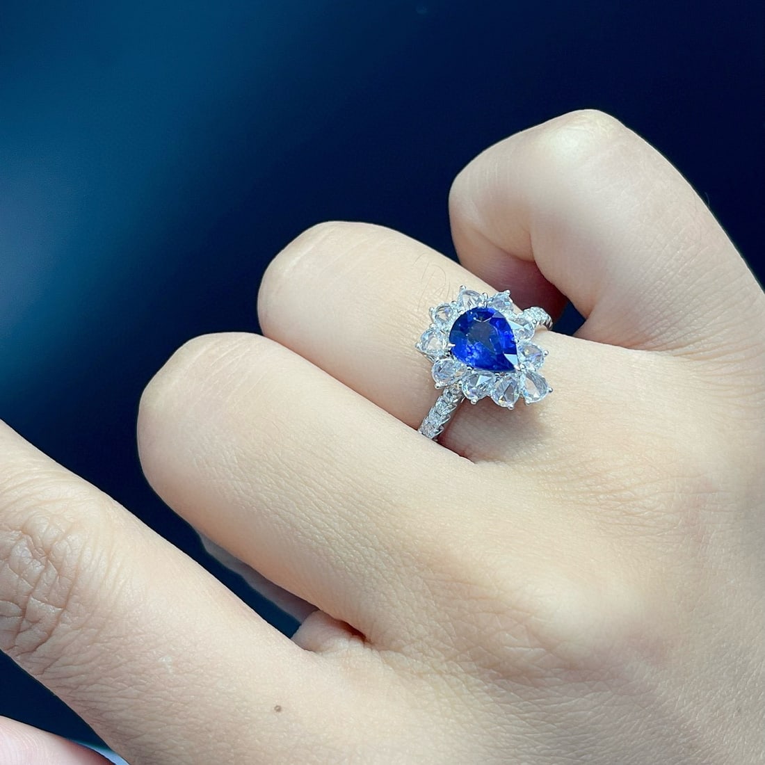 14k Gold 2.34 Ctw Vivid Blue Natural Sapphire & Diamond Ring - 7