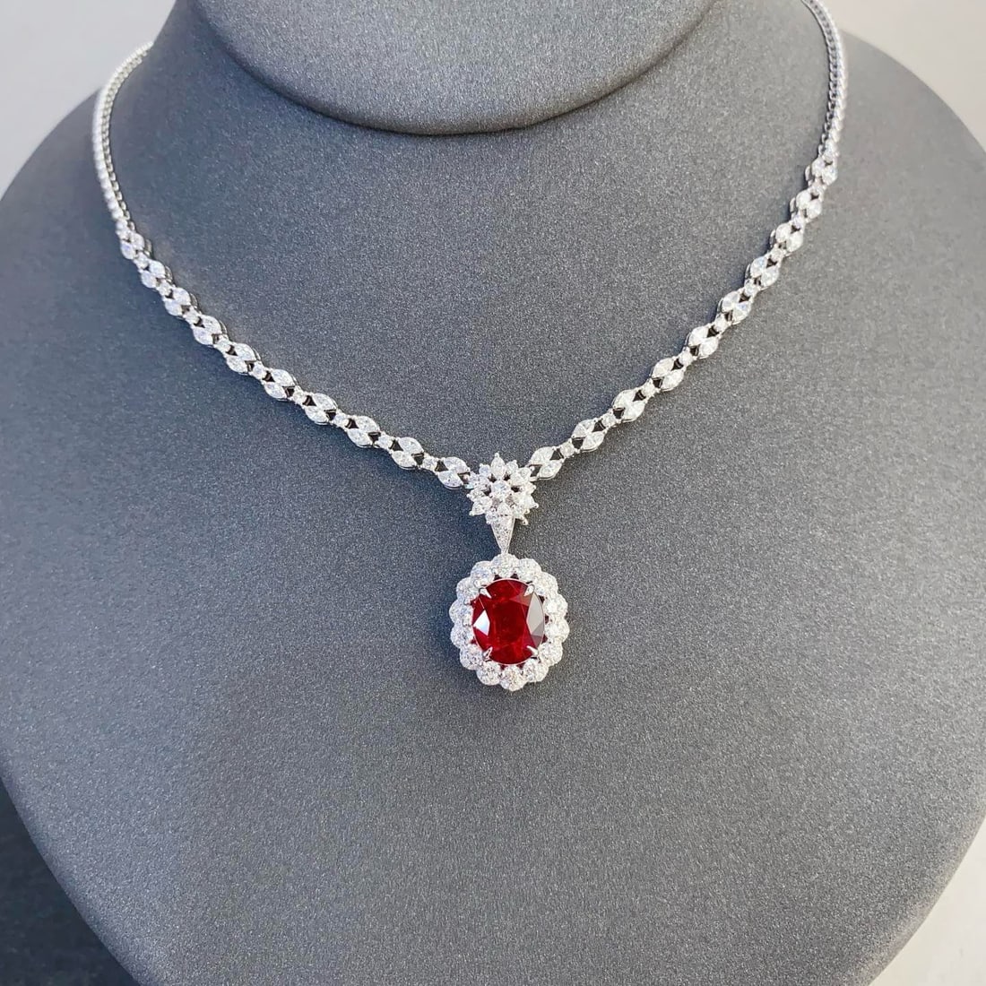 14k Gold 4.29 Ctw Vivid Red Natural Tourmaline & Diamond Ring/pendant( Without Chain ) - 2