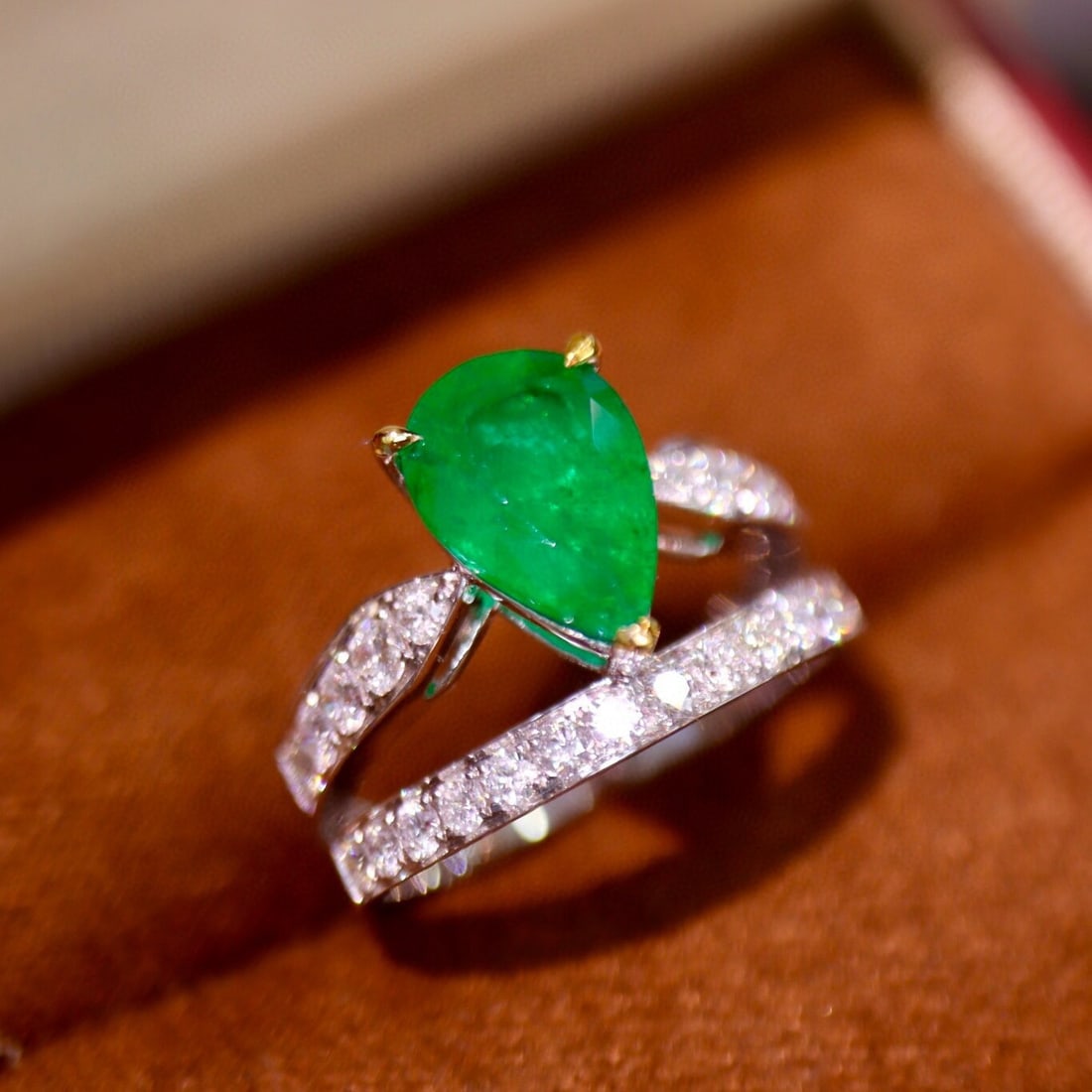 14k Gold 3.32 Ctw Vivid Green Natural Emerald & Diamond Ring - 3