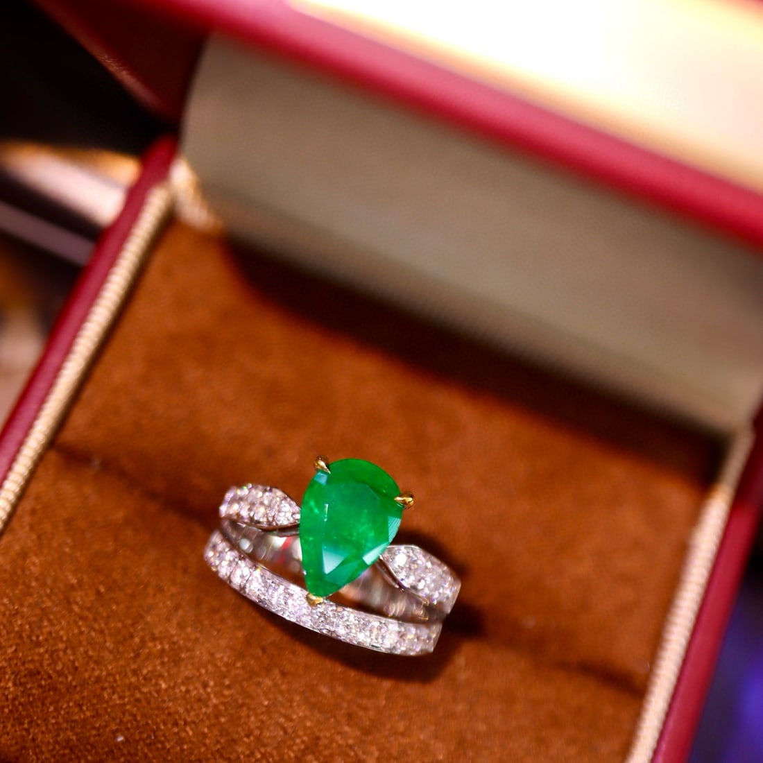 14k Gold 3.32 Ctw Vivid Green Natural Emerald & Diamond Ring - 5