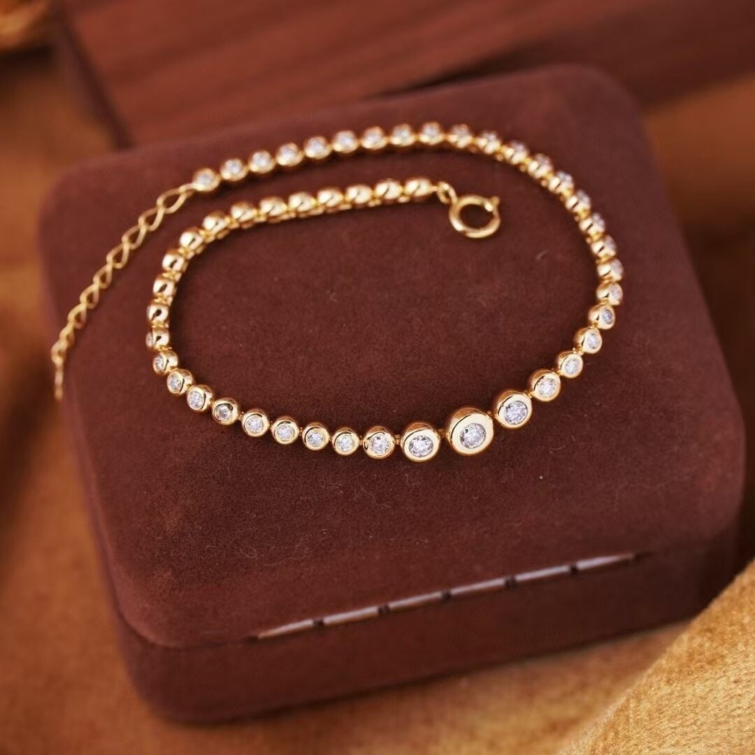 14k Gold 1.18 Ct Natural H Diamond Bracelet: Ref:230940148 // gold content:14k gold // main gemstone:diamond // shape:round // carat weight:1. 18ct // clarity grade:vs-si // color:h // treatment:natural // cut grade:g // Condition: NewLow