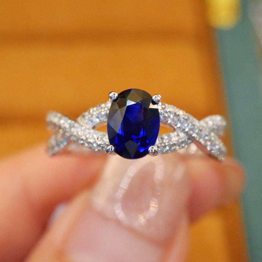 14k Gold 1.47 Ctw Natural Sapphire & Diamond Ring: Ref:230940156 // gold content:14k gold // ring size:7. 25us // // main gemstone:sapphire // shape:oval // carat weight:1. 16ct // color:royal blue // treatment:natural // // adjacent gemstone 2 :