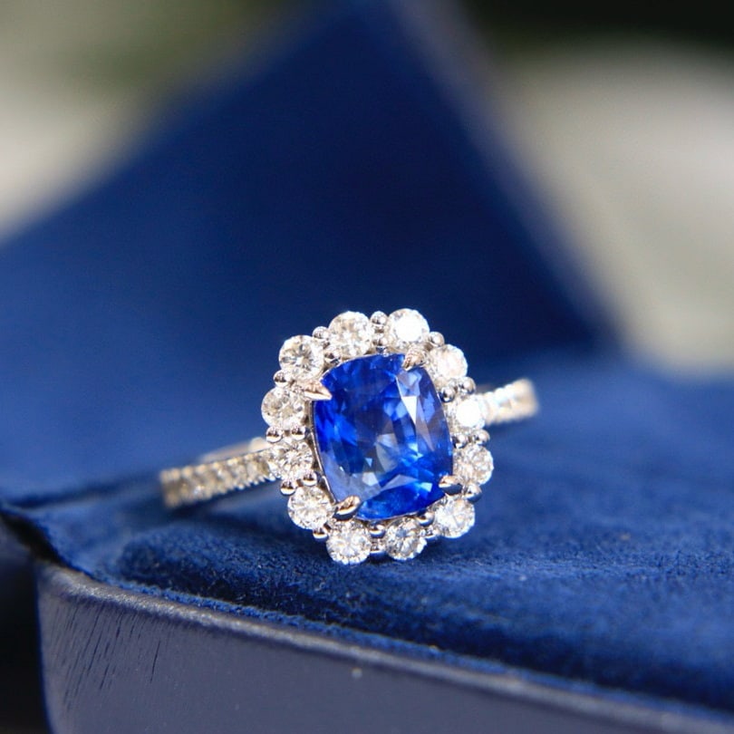 14k Gold 3.91 Ctw Natural Sapphire & Diamond Ring - 2