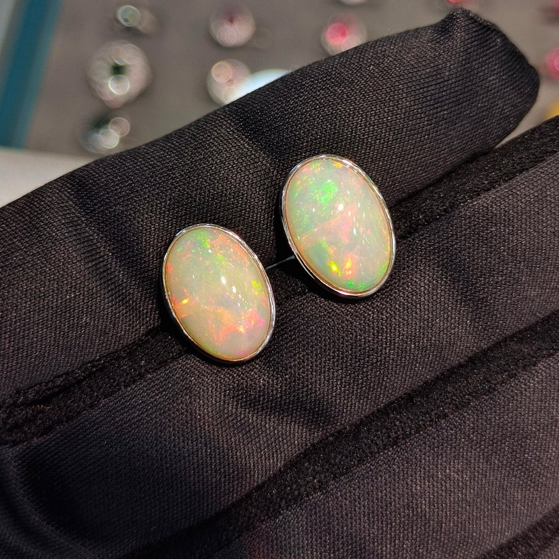 14k Gold 5.39 Ct Natural Opal Earrings - 2