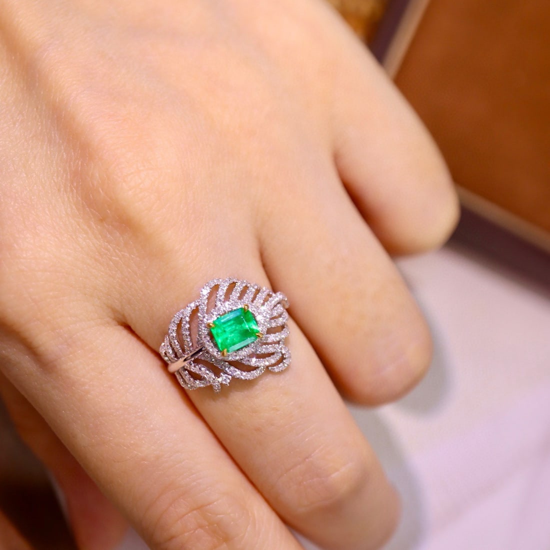 14k Gold 1.12 Ctw Vivid Green Natural Emerald & Diamond Ring - 5