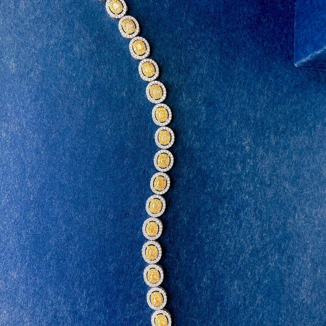 14k Gold 5.05 Ctw Natural Yellow Diamond & Diamond Bracelet - 4