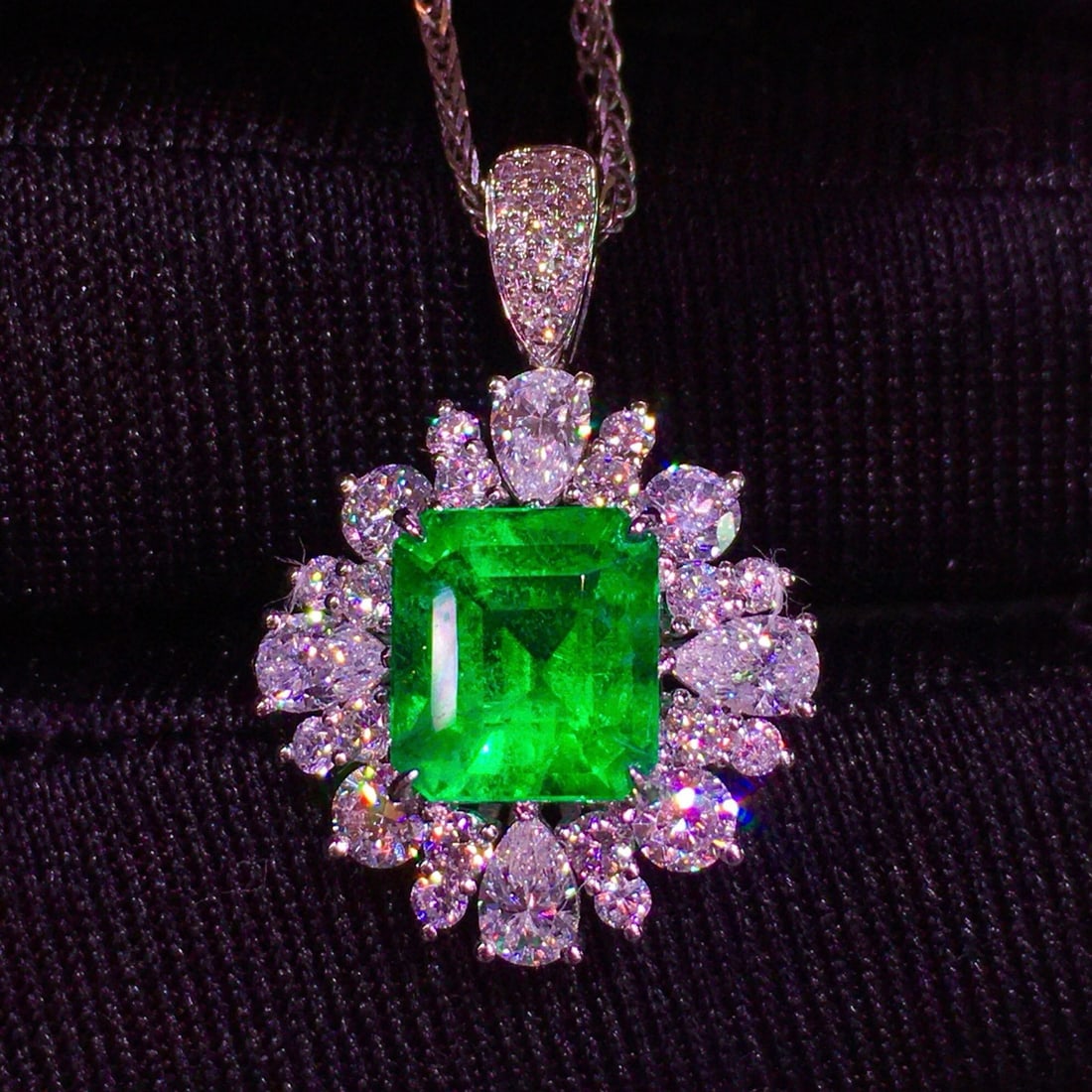 14k Gold 1.5 Ct Vivid Green Natural Emerald & Diamond Ring/pendant( Without Chain ) - 2