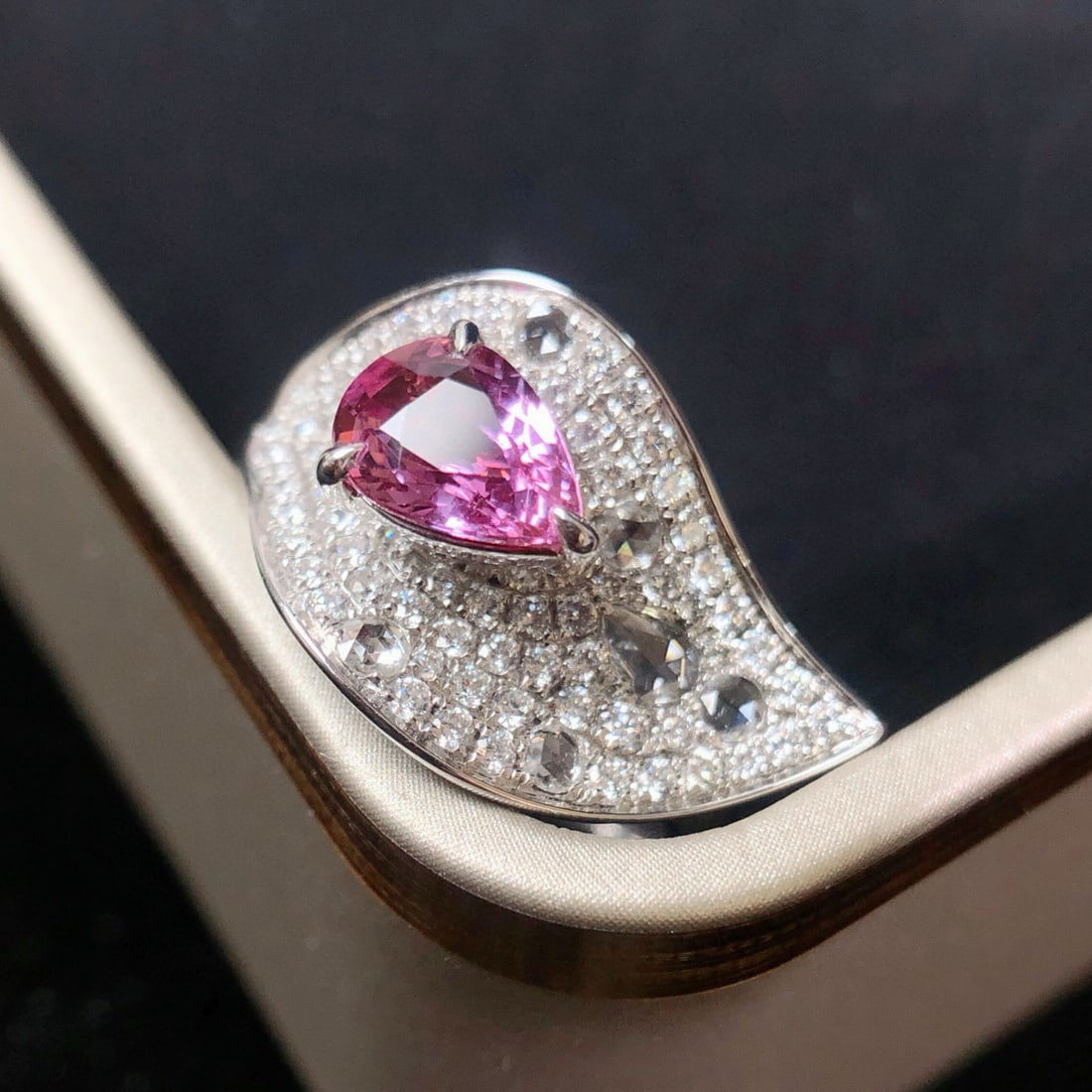 14k Gold 1.92 Ctw Natural Padparadscha Sapphire & Diamond Ring - 3