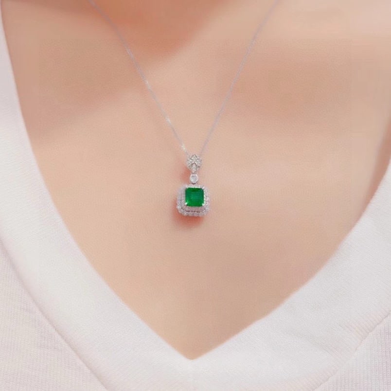 14k Gold 1.44 Ctw Vivid Green Natural Emerald & Diamond Pendant( Without Chain ) - 2