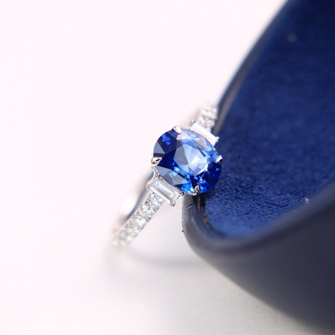 14k Gold 2.01 Ctw Natural Sapphire & Diamond Ring - 4