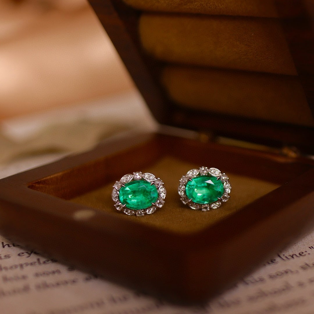 14k Gold 2.49 Ctw Natural Emerald & Diamond Earrings - 4