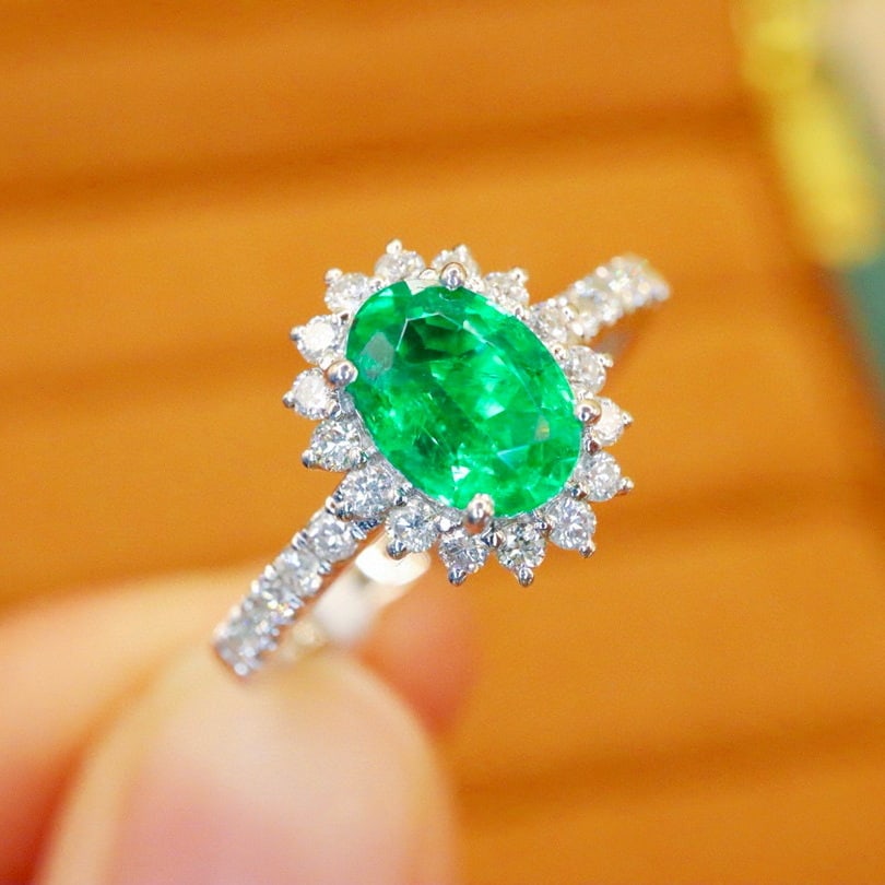 14k Gold 1.27 Ctw Vivid Green Natural Emerald & Diamond Ring - 2