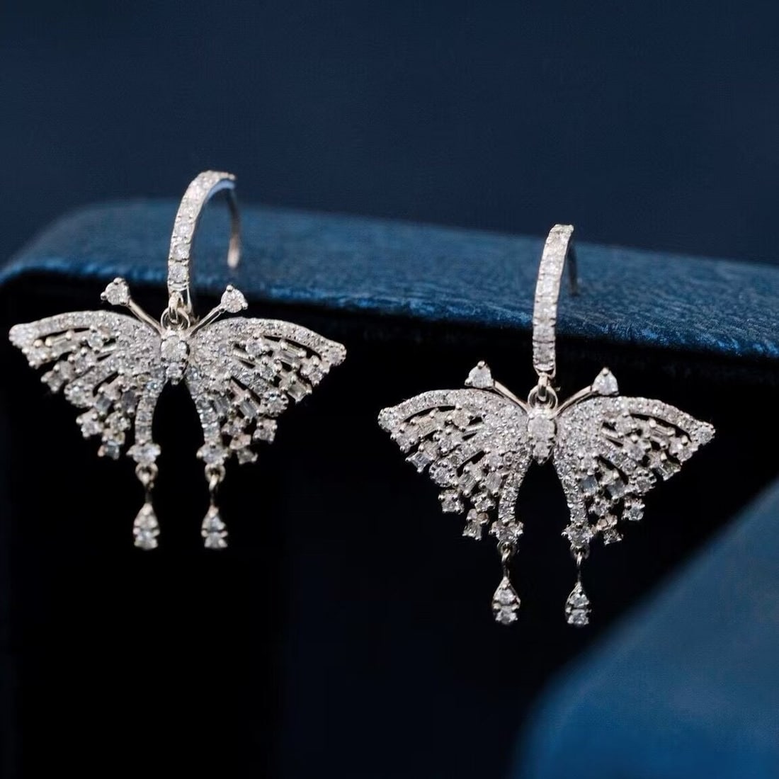 14k Gold 1.36 Ct Natural H Diamond & Butterfly Earrings: Ref:230940201 // gold content:14k gold // main gemstone:diamond // shape:multiply // carat weight:1. 36ct // clarity grade:vs-si // color:h // treatment:natural // Condition: NewLow Estimate: