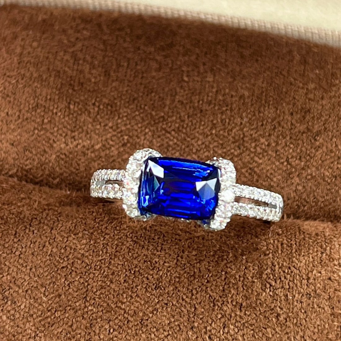 14k Gold 2.05 Ctw Natural Sapphire & Diamond Ring - 3