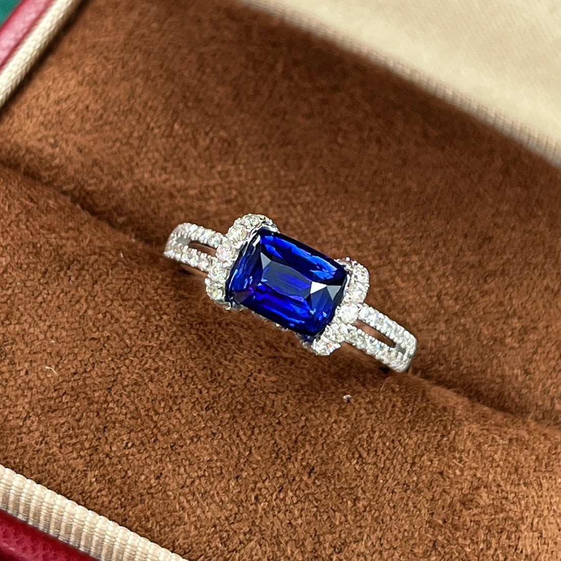 14k Gold 2.05 Ctw Natural Sapphire & Diamond Ring - 4