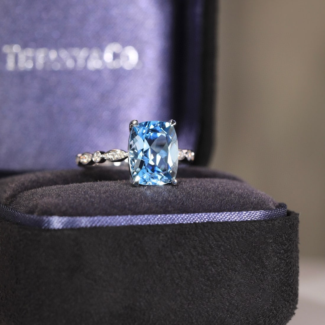 14k Gold 2.56 Ct Natural Aquamarine & Diamond Ring - 9