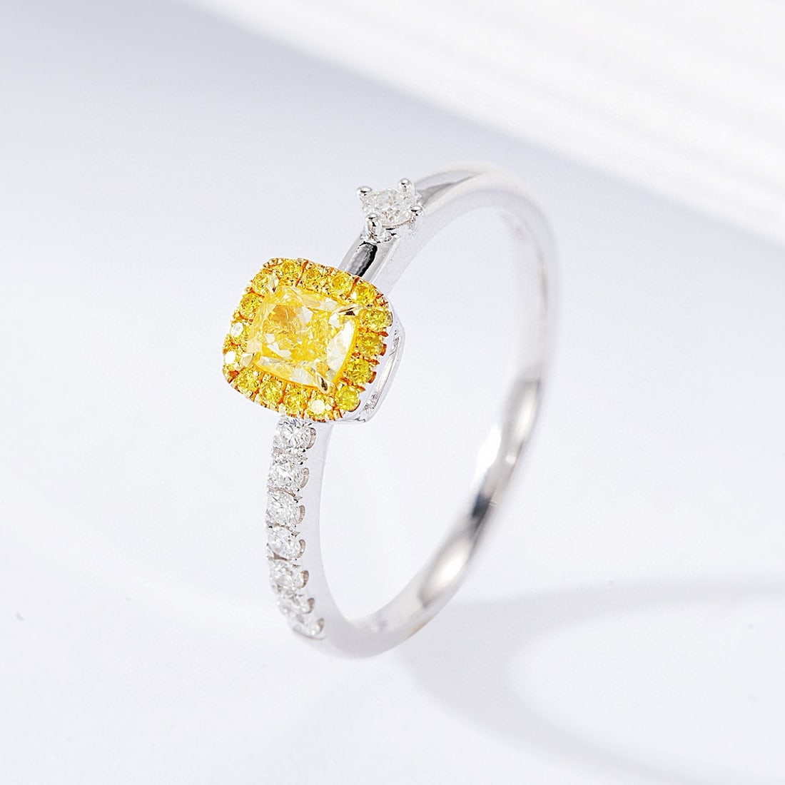 14k Gold 0.51 Ctw Natural Yellow Diamond & Diamond Ring - 2