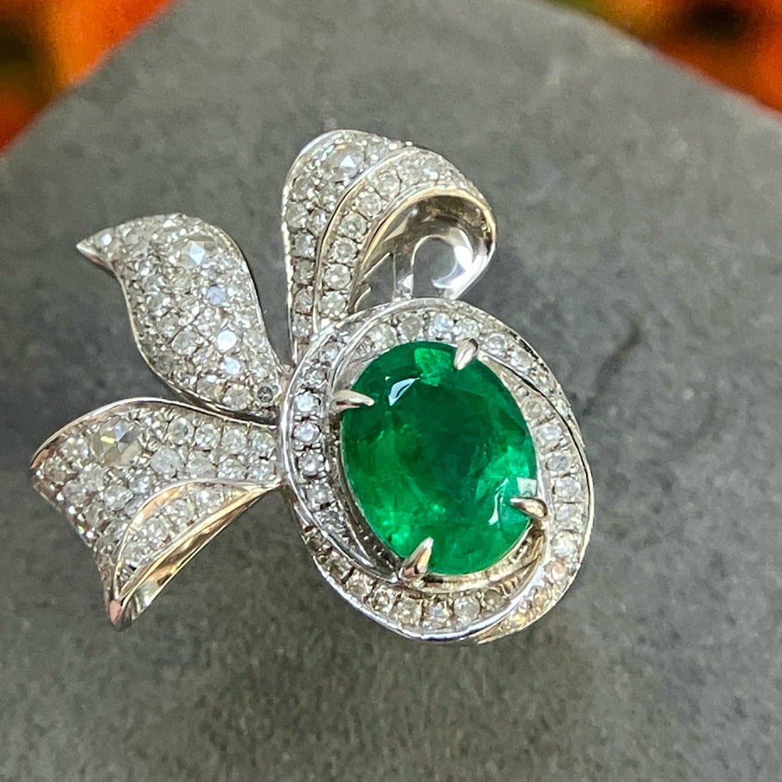 14k Gold 2.57 Ctw Vivid Green Natural Emerald & Diamond Ring - 3