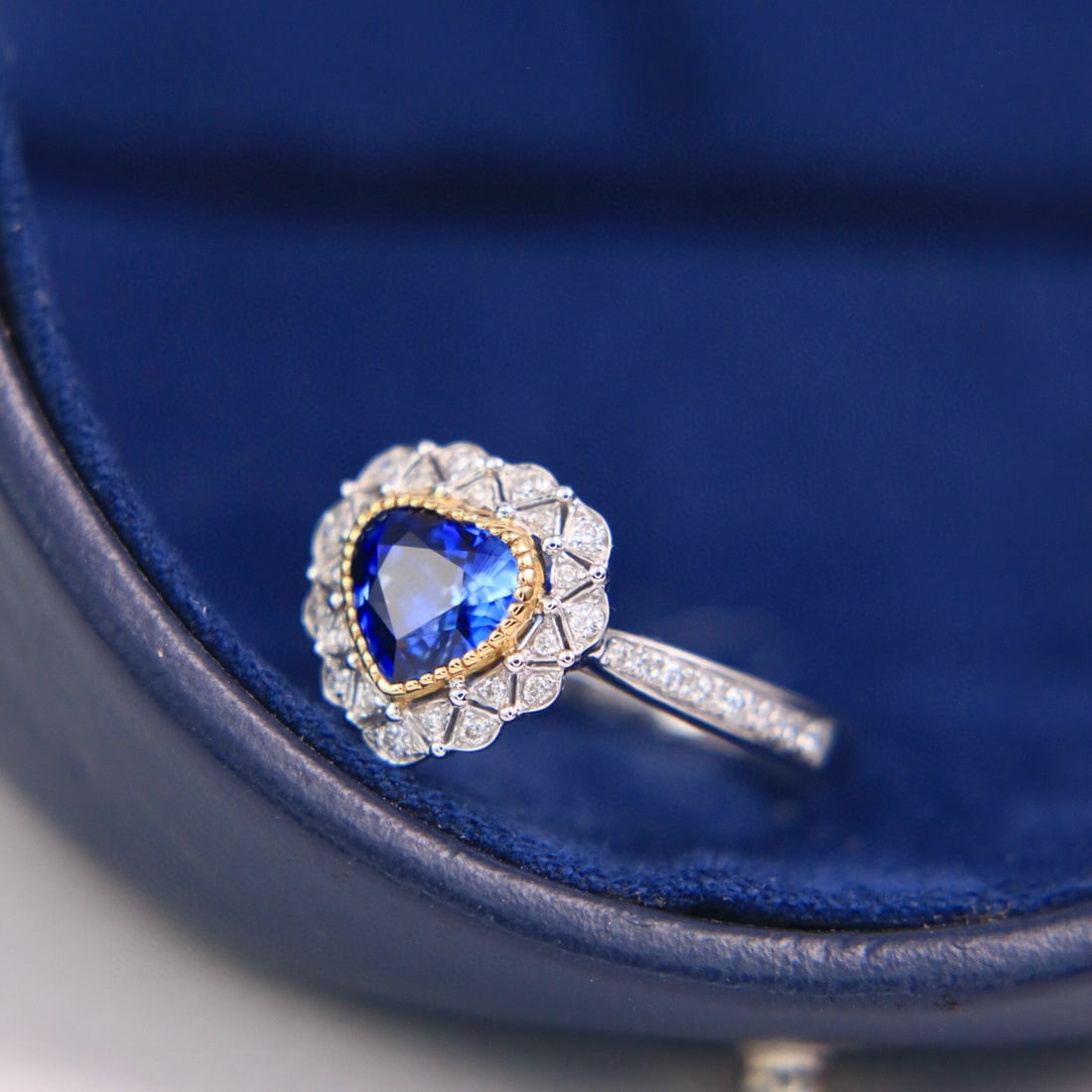 14k Gold 1.26 Ctw Vivid Blue Natural Sapphire & Diamond Ring - 2