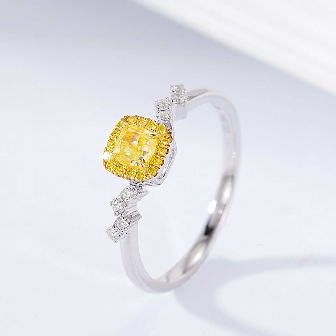 14k Gold 0.47 Ctw Natural Yellow Diamond & Diamond Ring - 2