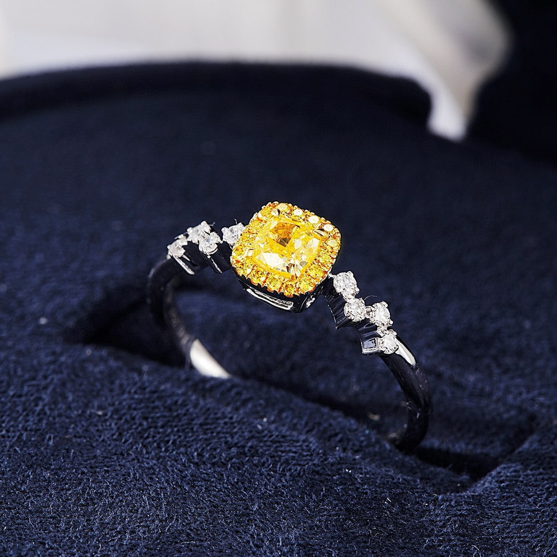 14k Gold 0.47 Ctw Natural Yellow Diamond & Diamond Ring - 4
