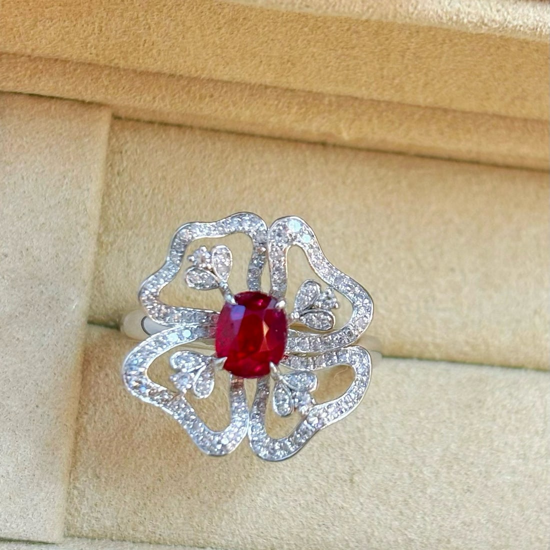 14k Gold 1.50 Ctw Natural Ruby & Diamond Ring: Ref:230940258 // gold content:14k gold // ring size:7. 25us // // main gemstone:ruby // shape:oval // carat weight:1. 02ct // color:pigeonblood red // treatment:natural // // adjacent gemstone 2 :