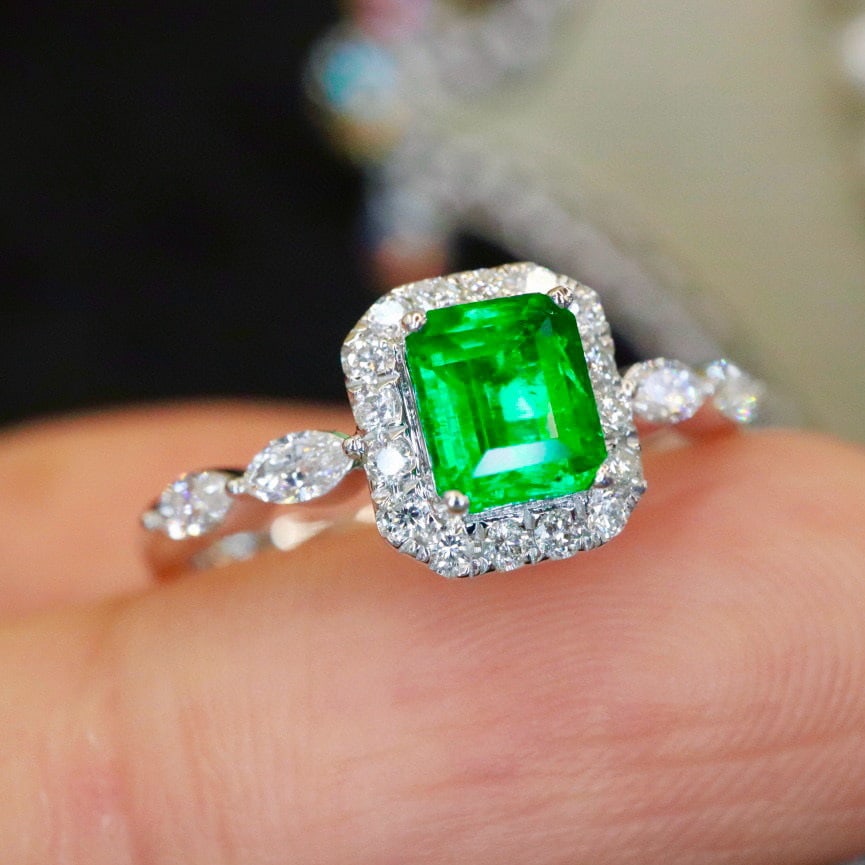 14k Gold 1.01 Ctw Vivid Green Natural Emerald & Diamond Ring - 2