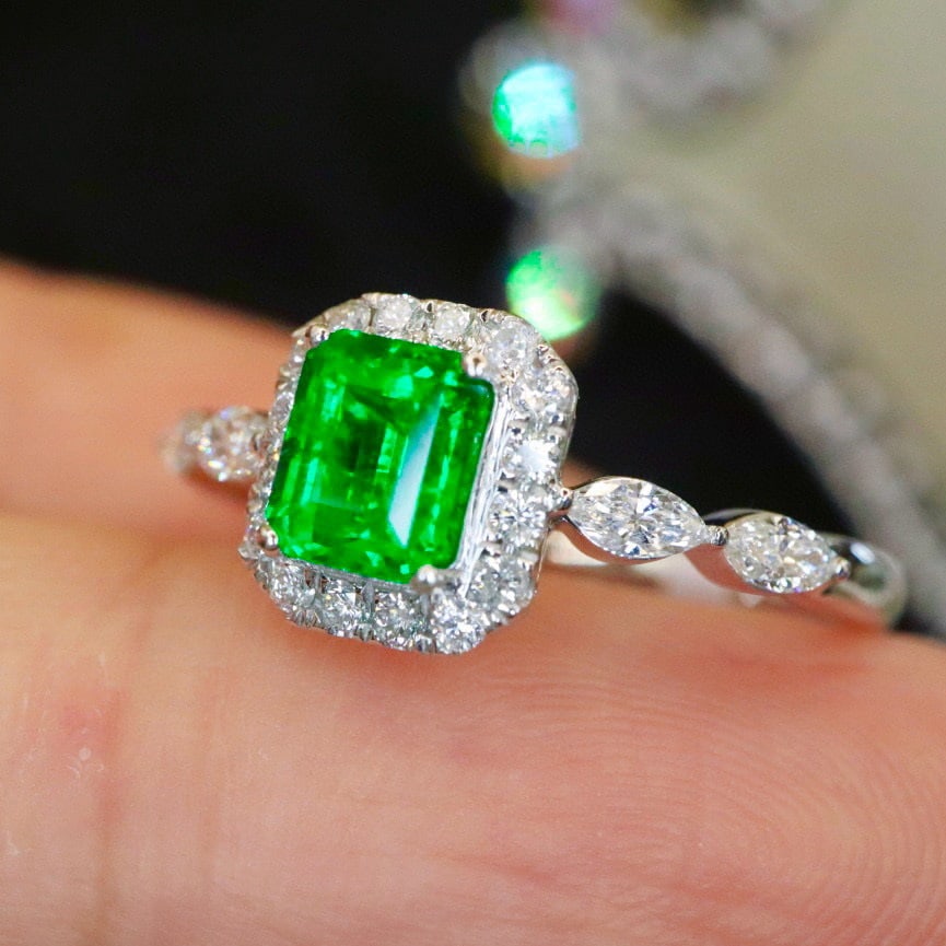 14k Gold 1.01 Ctw Vivid Green Natural Emerald & Diamond Ring - 3