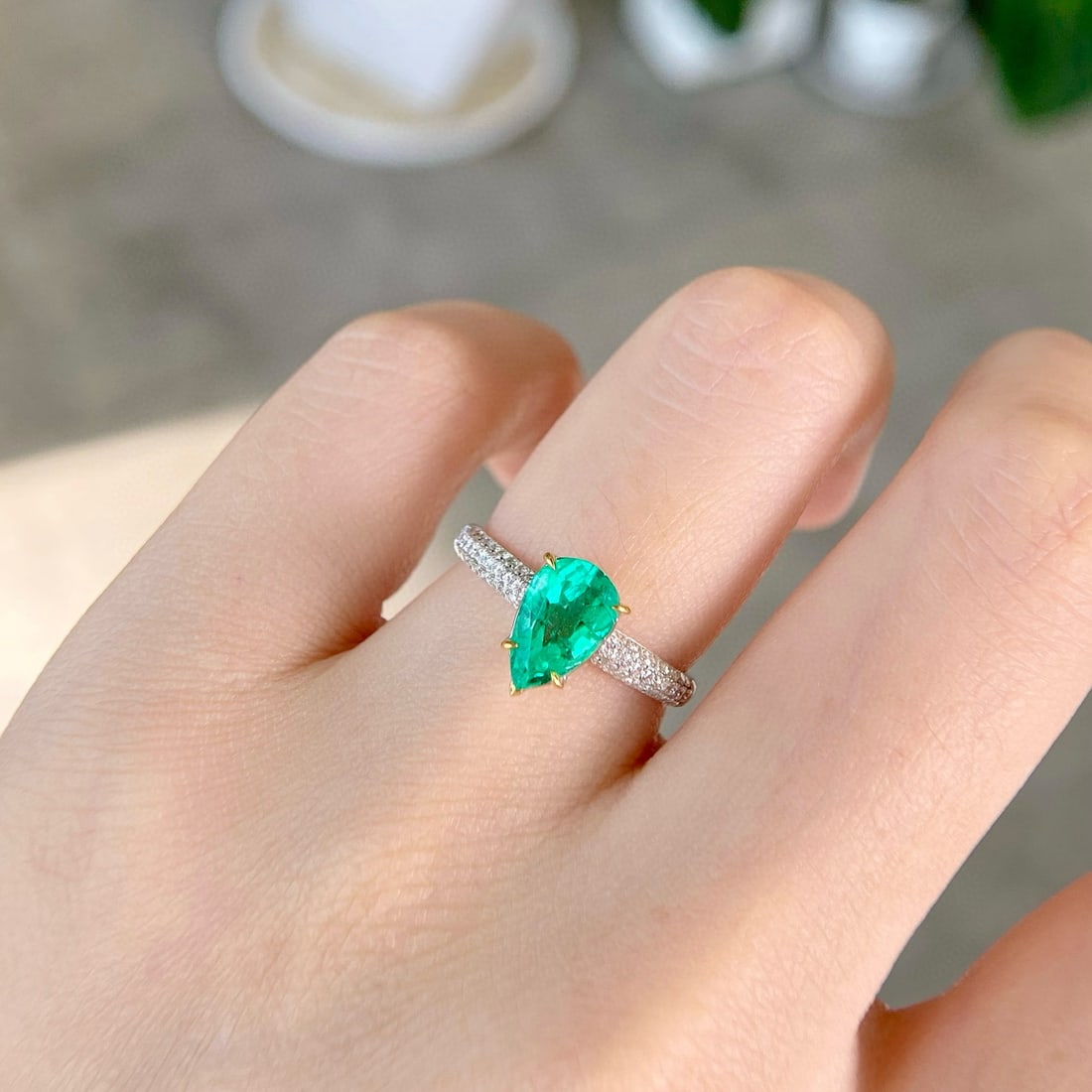 14k Gold 1.57 Ctw Vivid Green Natural Emerald & Diamond Ring - 3