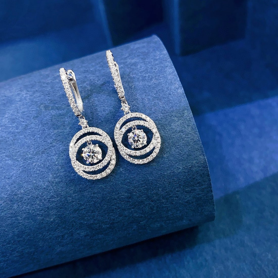 Gia Certified 14k Gold 1.12 Ctw Natural D Si1 3ex Round Diamond Earrings: Ref:230940283 // gold content:14k gold // main gemstone:diamond // certified:gia // shape:round // carat weight:0. 60ct // clarity grade:si1 // color:d // treatment:natural // cut grade:ex // //