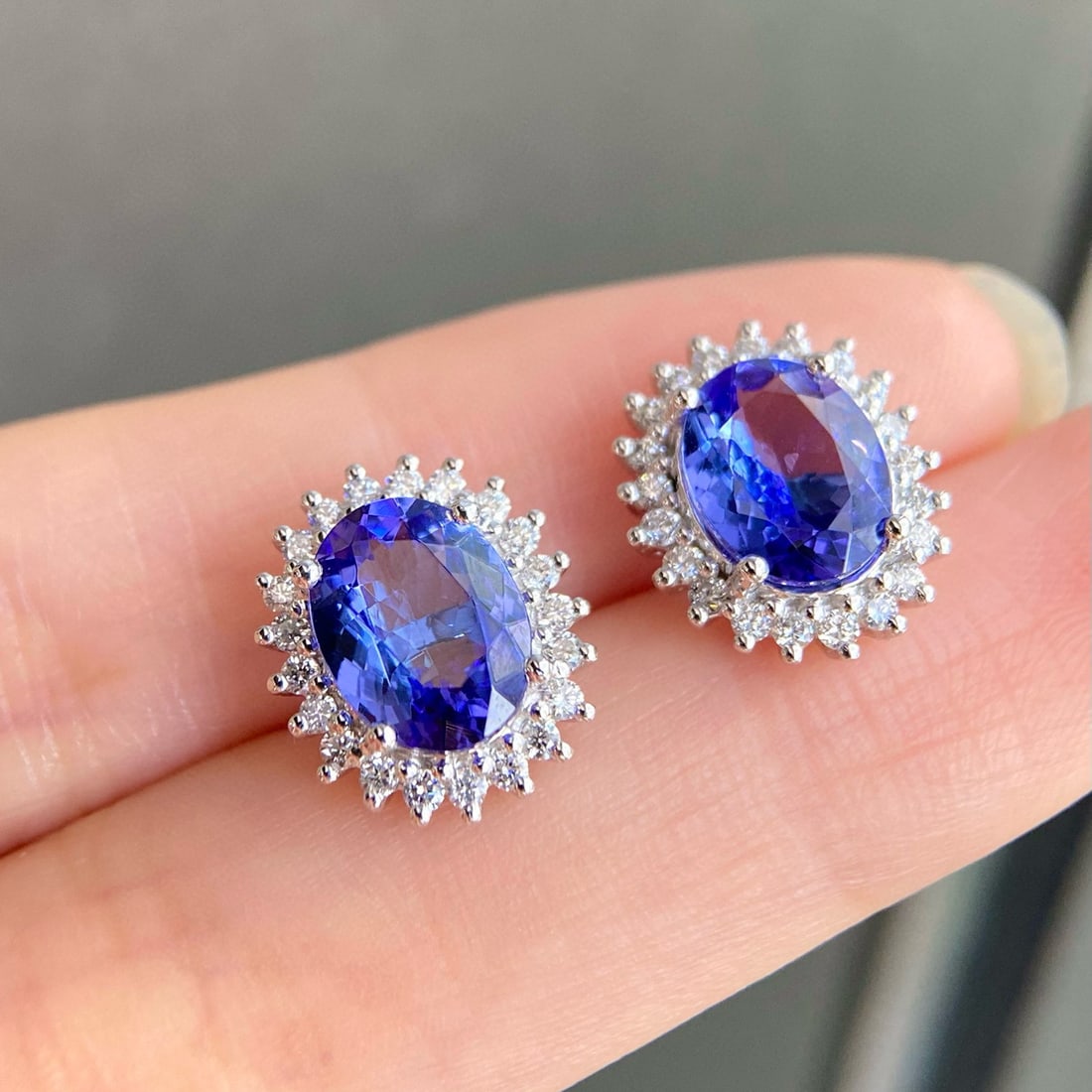 14k Gold 4.88 Ctw Natural Tanzanite & Diamond Earrings - 2