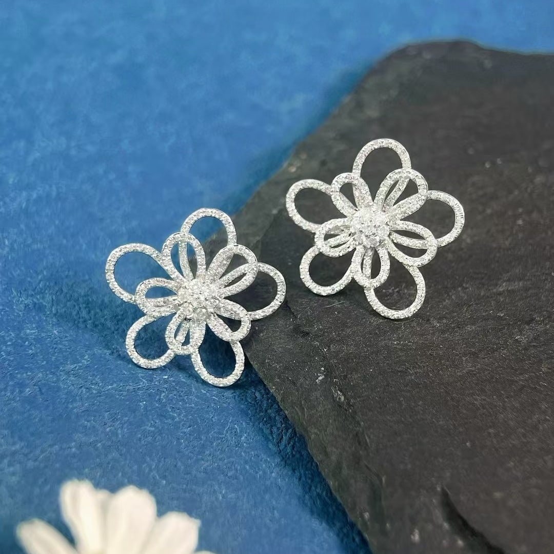 14k Gold 0.76 Ct Natural H Diamond & Flowers Earrings - 2