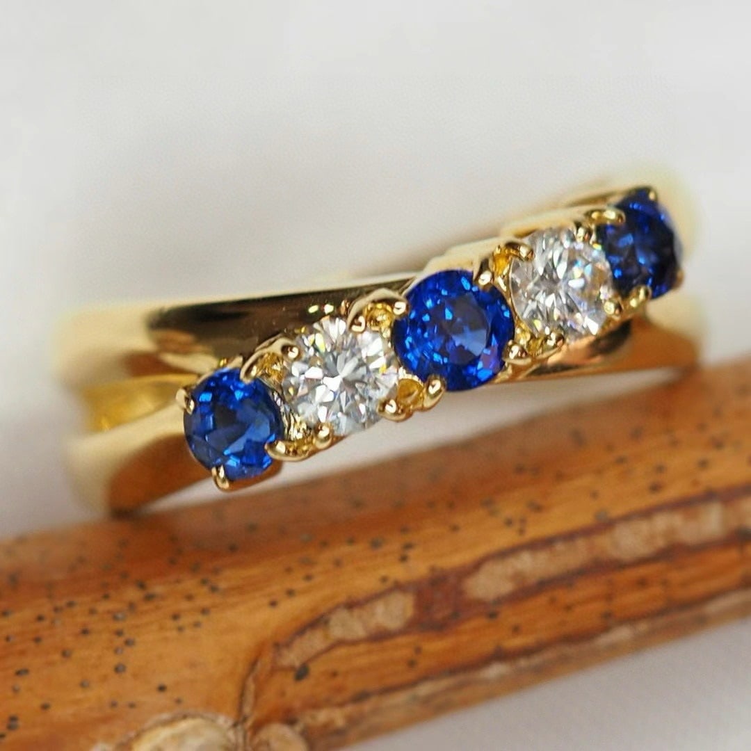 14k Gold 0.75 Ctw Vivid Blue Natural Sapphire & Diamond Ring - 4