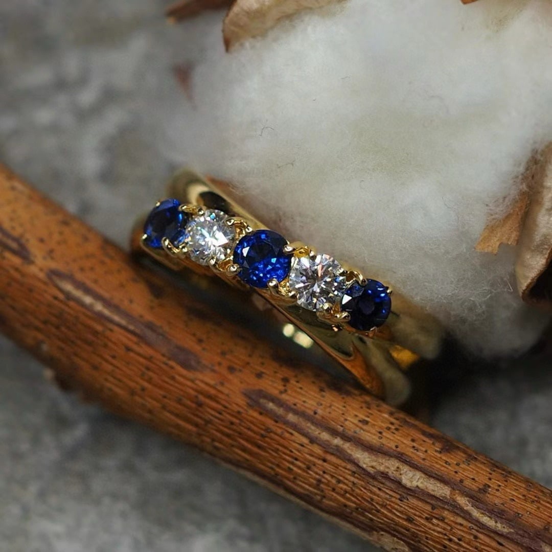 14k Gold 0.75 Ctw Vivid Blue Natural Sapphire & Diamond Ring - 6