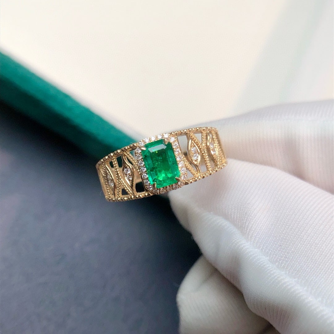 14k Gold 0.57 Ctw Vivid Green Natural Emerald & Diamond Ring - 3