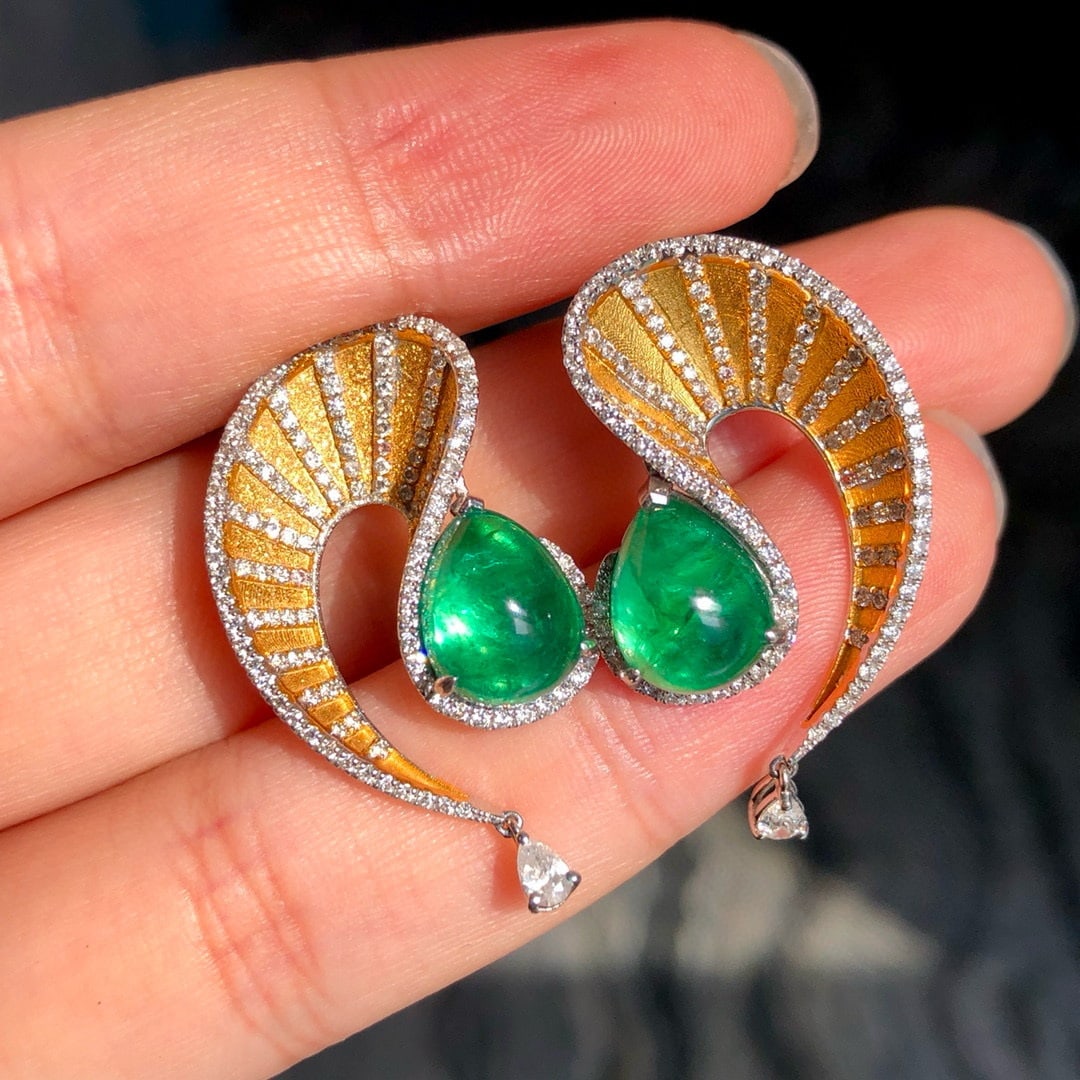 14k Gold 6.52 Ctw Intense Green Natural Emerald & Diamond Earrings - 2