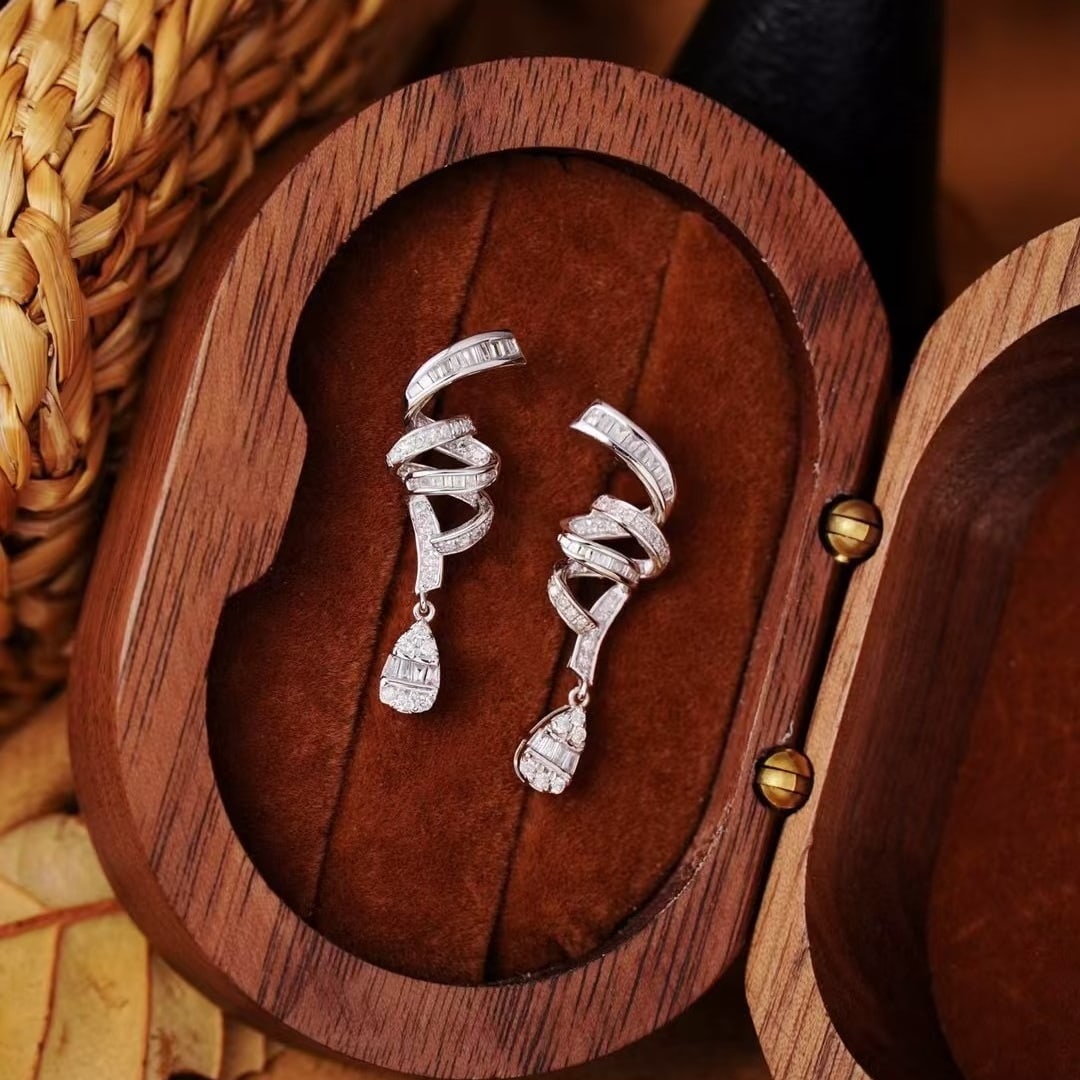 14k Gold 0.6 Ct Natural H Diamond Earrings - 4