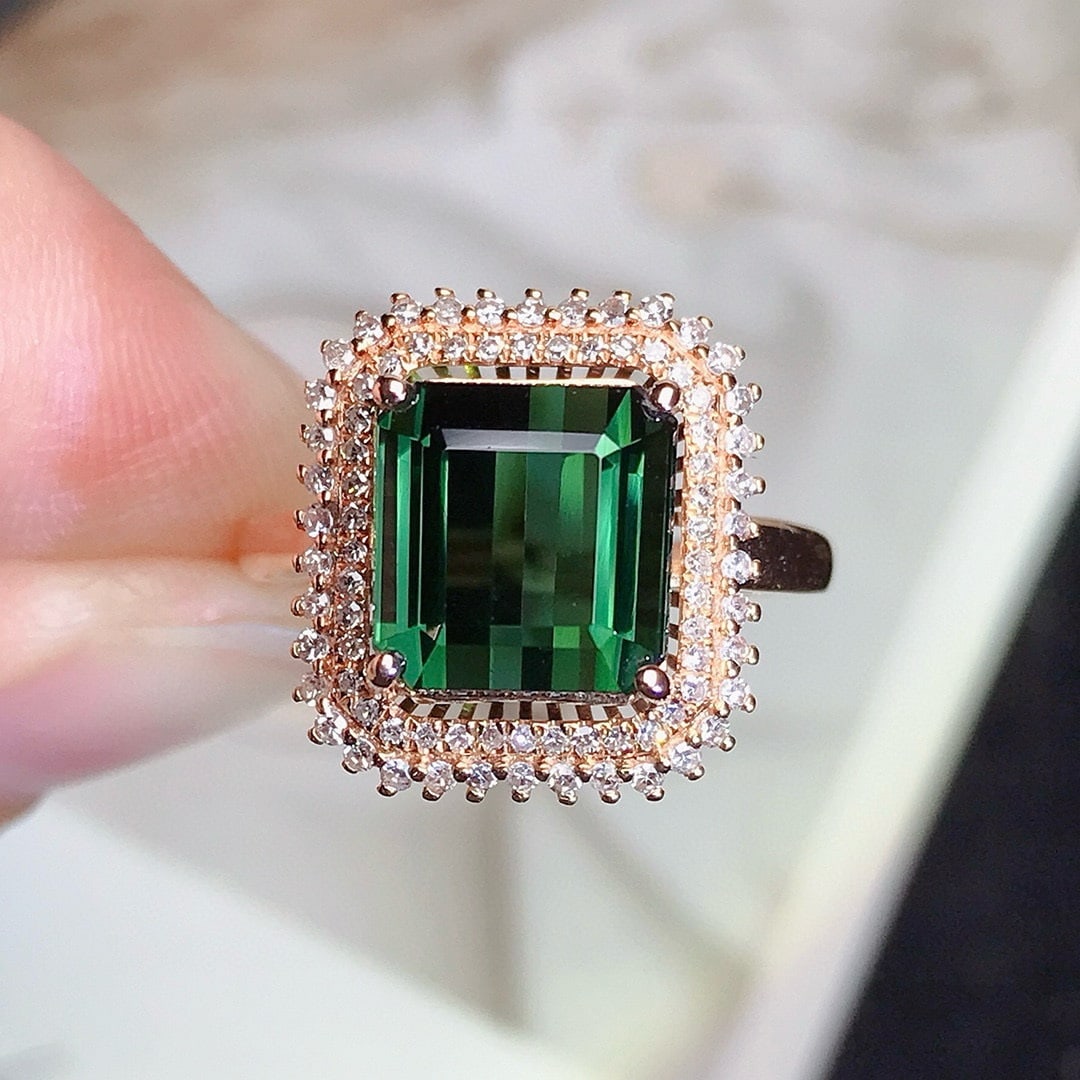 14k Gold 4.2 Ct Natural Tourmaline & Diamond Ring: Ref:230940356 // gold content:14k gold // ring size:7. 25us // // main gemstone:tourmaline // shape:octagonal // carat weight:4. 2ct // color:green // treatment:natural // // adjacent gemstone 2 : dia