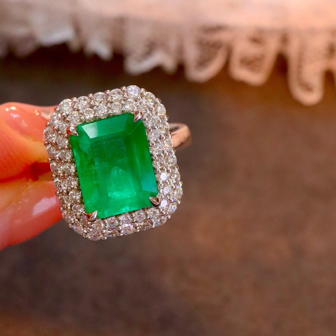 14k Gold 4.01 Ctw Vivid Green Natural Emerald & Diamond Ring - 5