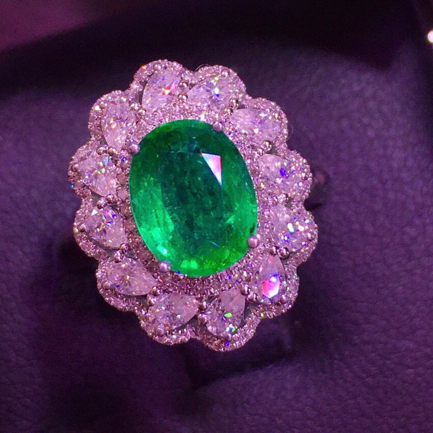14k Gold 1.71 Ct Vivid Green Natural Emerald & Diamond Ring - 4