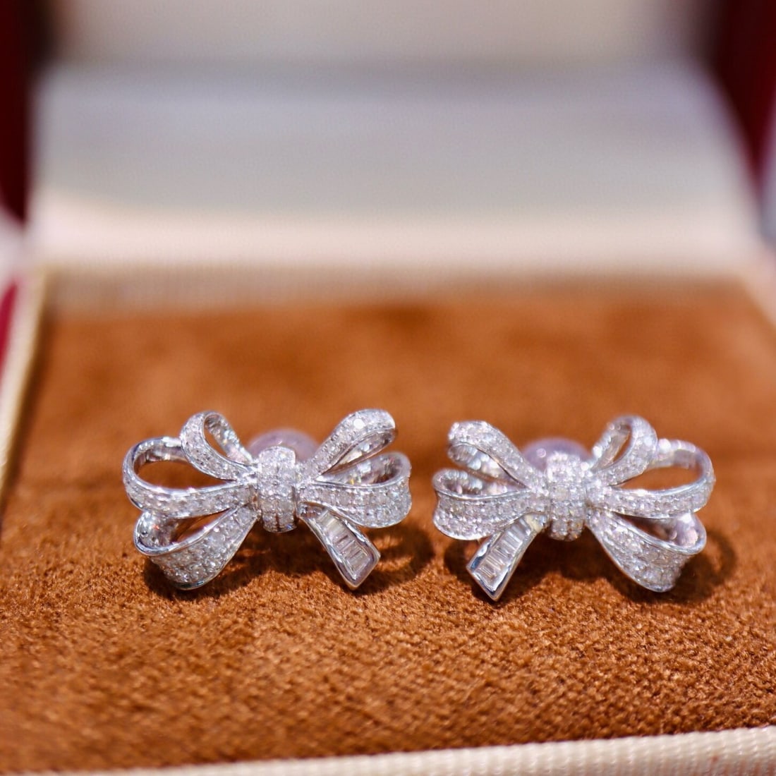 14k Gold 0.32 Ct Natural H Diamond Earrings: Ref:230940395 // gold content:14k gold // main gemstone:diamond // shape:multiply // carat weight:0. 32ct // clarity grade:vs-si // color:h // treatment:natural // Condition: NewLow Estimate: