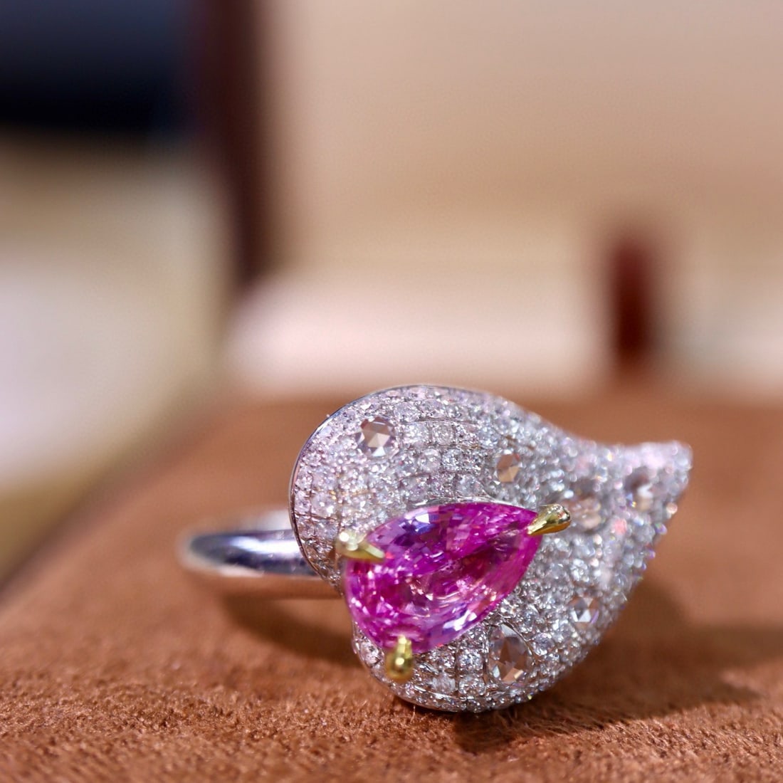 14k Gold 2.08 Ctw Natural Padparadscha Sapphire & Diamond Ring - 3